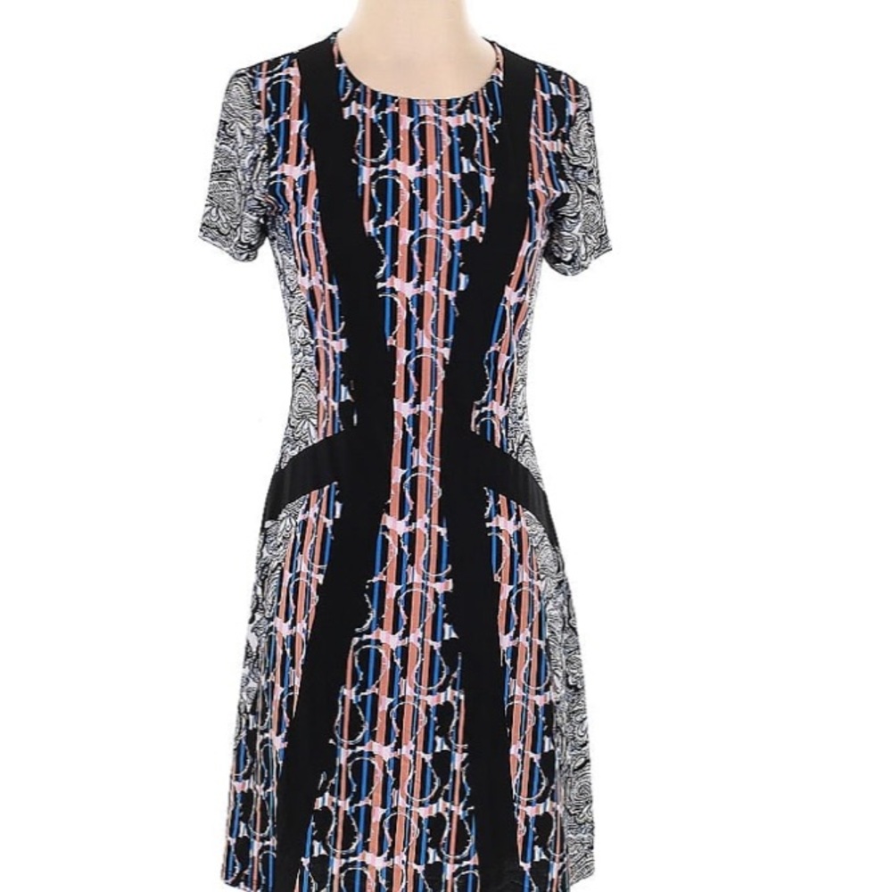 BCBGMaxAzria short sleeve cocktail dress. Worn once - perfect condition. Size M